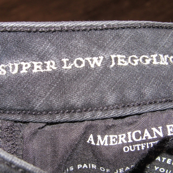 American Eagle Super Low Jegging distressed black size 8 - Picture 7 of 10